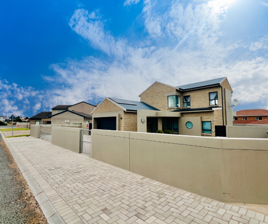 3 Bedroom Property for Sale in Myburgh Park Western Cape